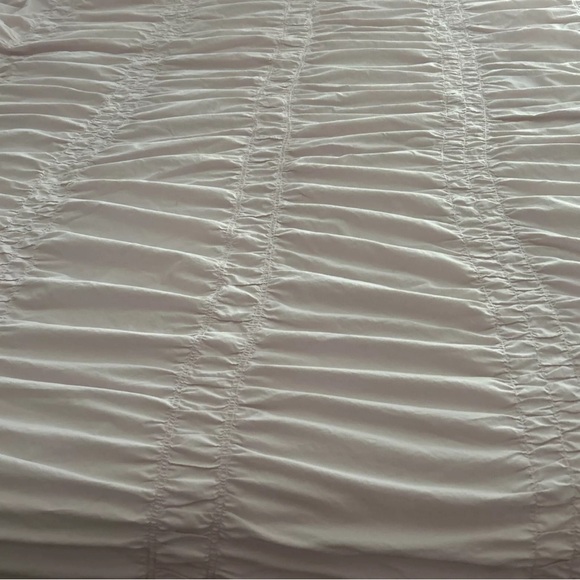 Simply Shabby Chic TWIN Pink Ruched Smocked comforter + pillowcases ( 2) set - Picture 6 of 14